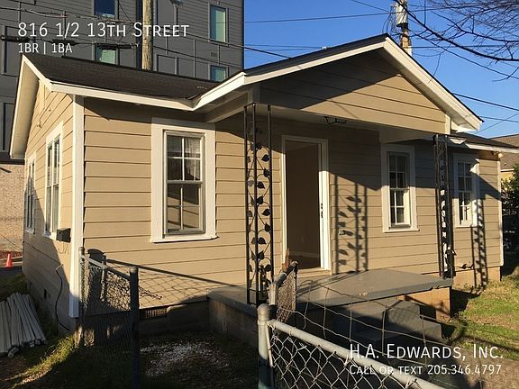 2nd image of 816 1/2 13th St