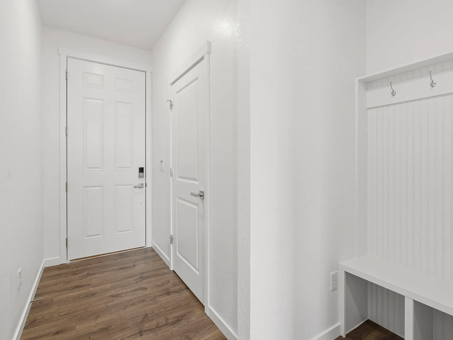 4 bed, 2.5 bath, 1953 sqft, $2,745 — Photo 4