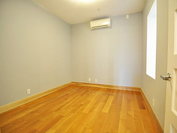 3rd image of 202-204 W 140th St #1A