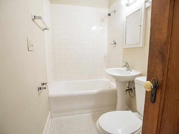 4th image of 904 E Center St #1A