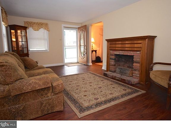 3rd image of 134 Belmont Ave