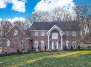 10 Beth Ct, Randolph, NJ 07869