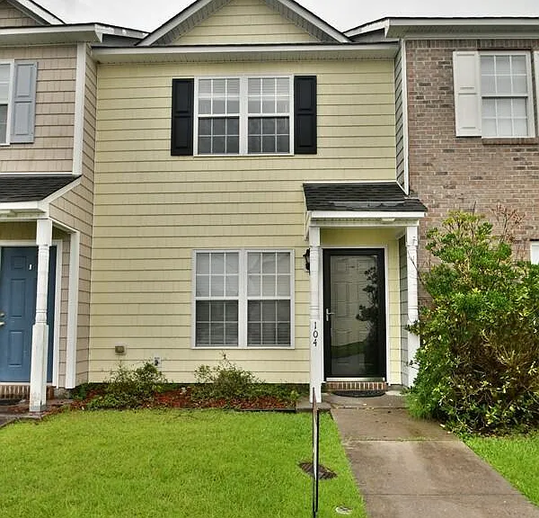 104 Streamwood Dr — Photo 1