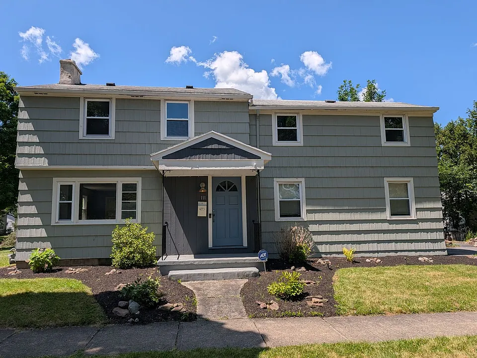 111 Eastmoreland Dr