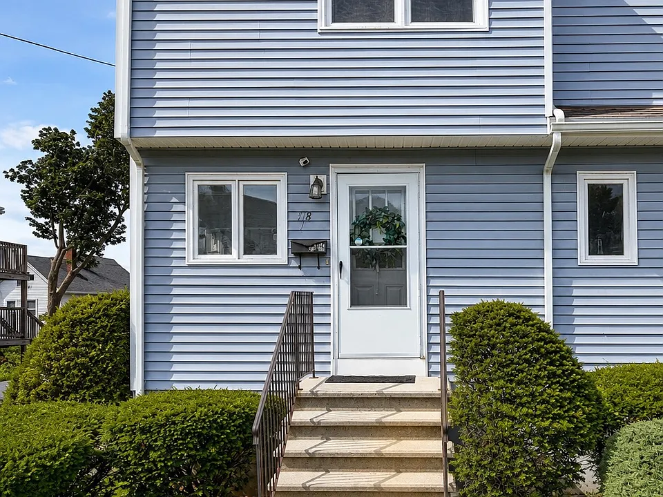 118 Portland St #1