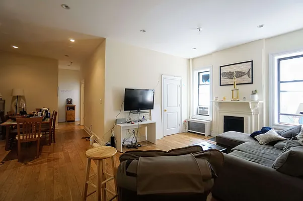 Rented by Compass | media 9