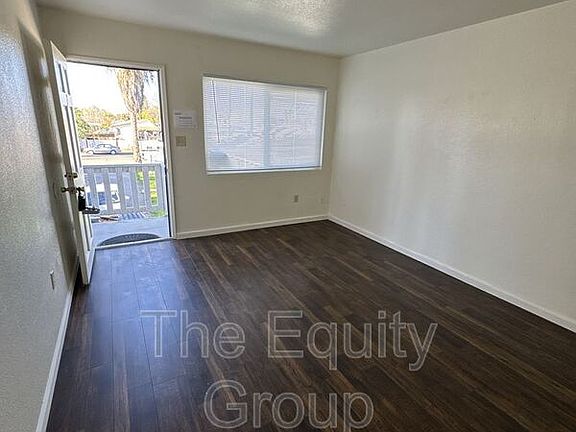4th image of 331 E Elm St APT 7