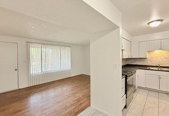 3rd image of 2415 W Hazelwood St Unit 279