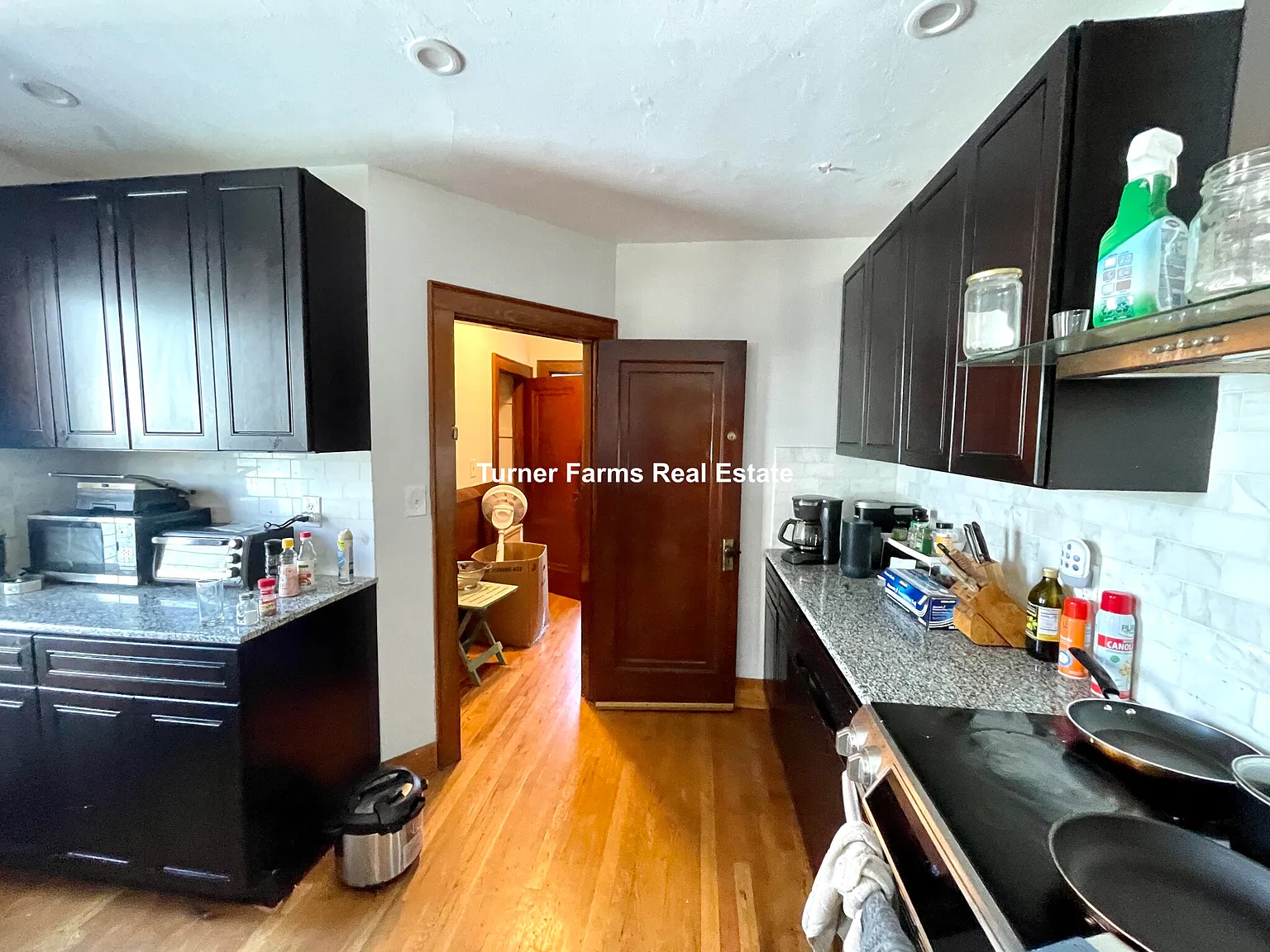 5 bed, 9999 sqft, $7,000 — Photo 2
