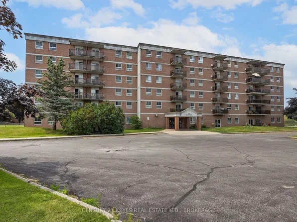 745 Davis Dr #511, Kingston, ON K7M 8J4