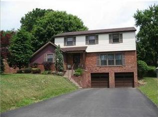 107 N Jamestown Rd, Coraopolis, PA 15108