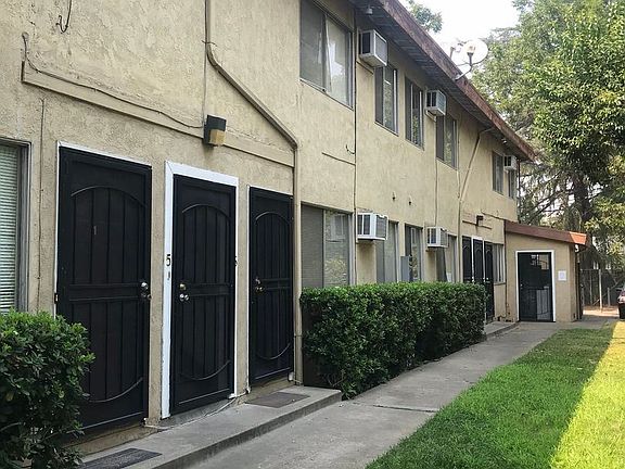 2nd image of 2743 2nd Ave APT 8