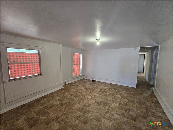 2nd image of 313 Commerce St