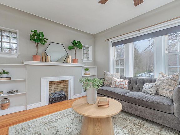 4th image of 3914 Loughborough Ave