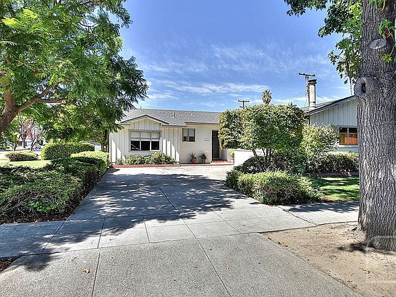 3rd image of 4511 Elmhurst Dr