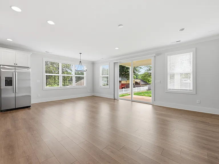2957 Ross Ave — Photo 5