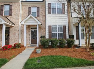 6 Viburnum Ln, Greensboro, NC 27455