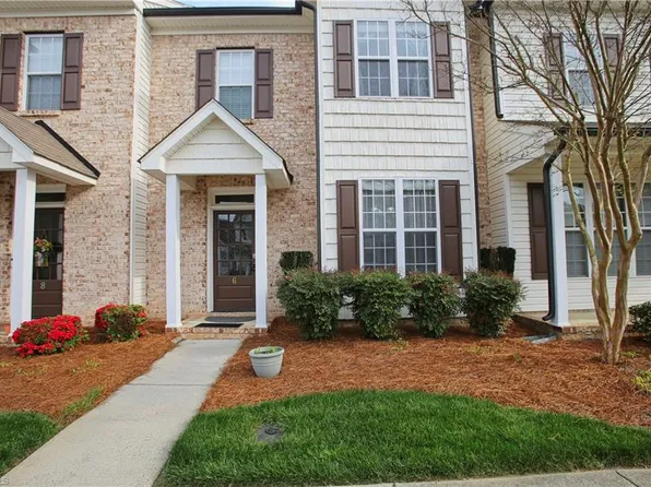 6 Viburnum Ln, Greensboro, NC 27455