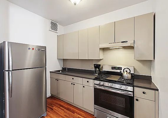 1st image of 221 16th St #2