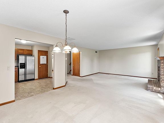 3rd image of 6224 Sugar Tree Pl