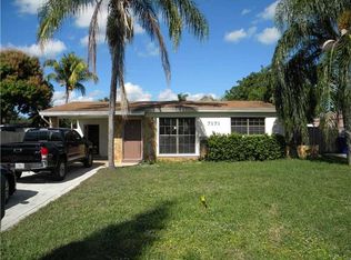 7171 Custer St, Hollywood, FL 33024
