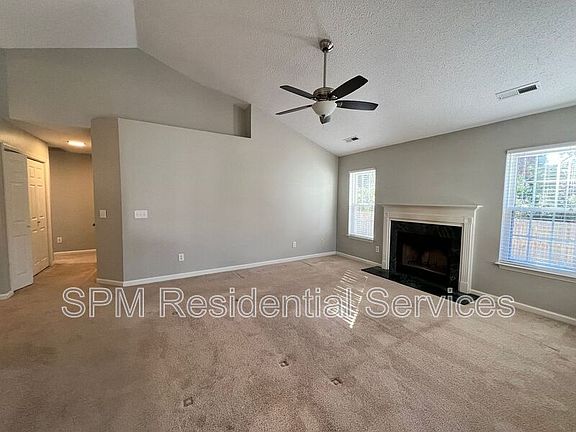 3rd image of 916 Taliga Ln