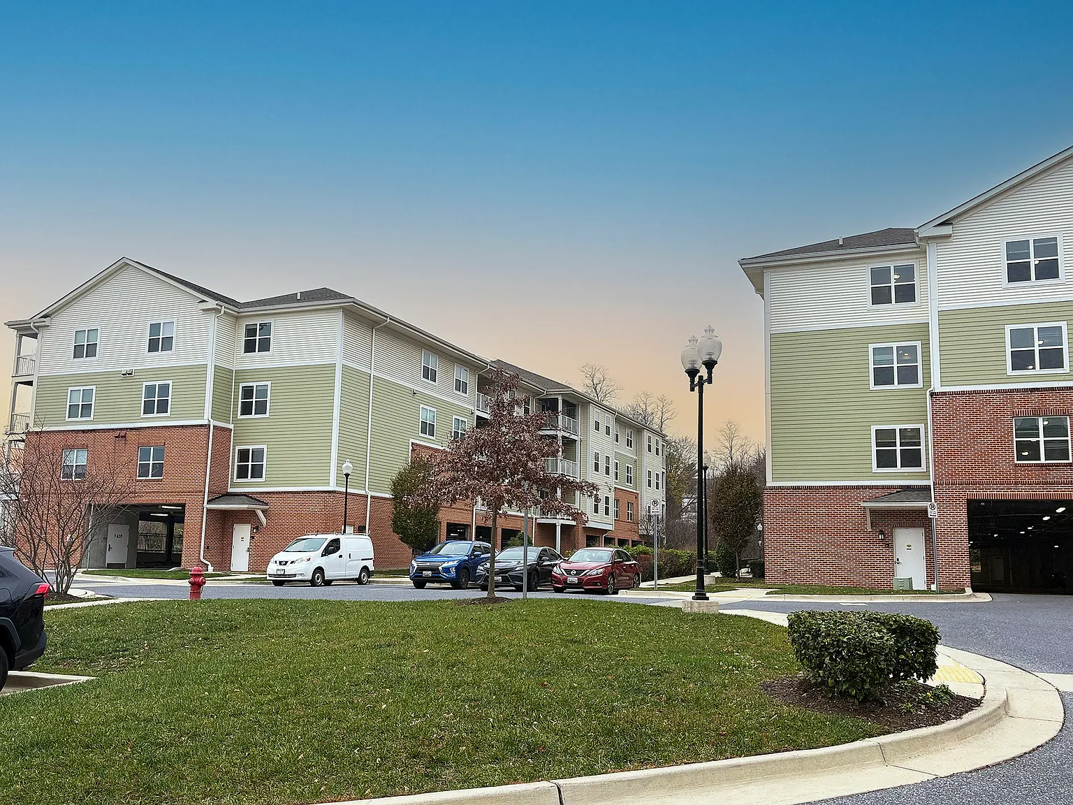 Woodfield Commons — Photo 3
