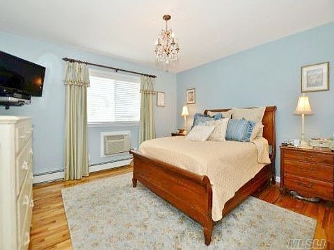 2nd image of 713 Willis Ave APT 1B