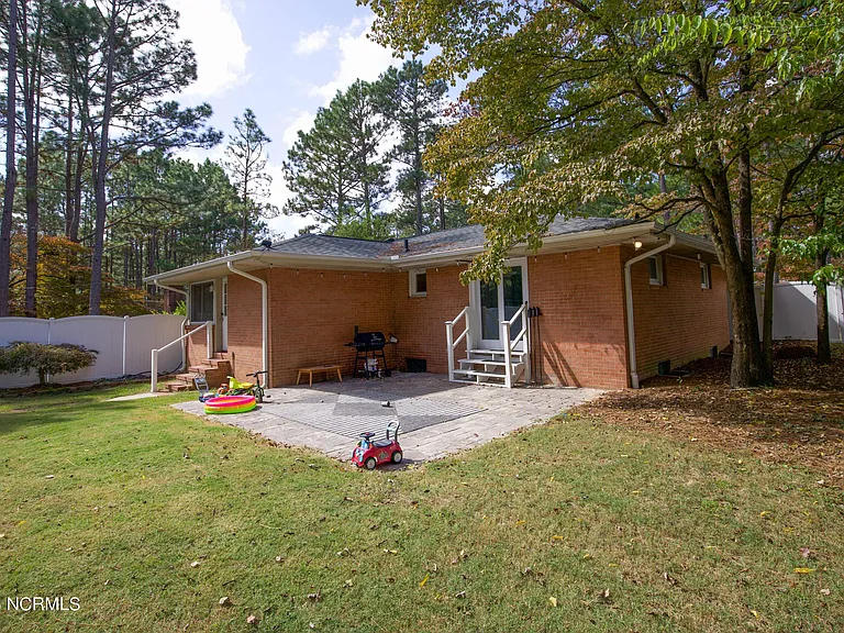 1000 Robinwood Rd — Photo 65