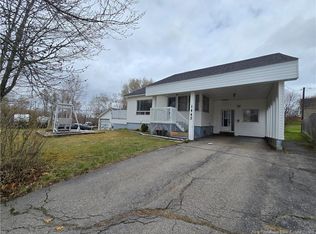 1443 Bridge St, Bathurst, NB E2A5W7