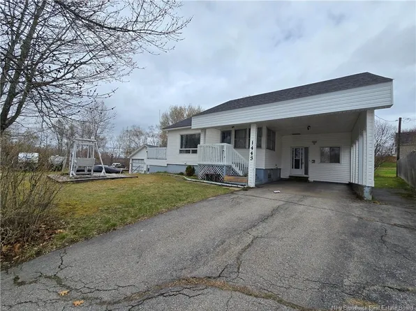 1443 Bridge St, Bathurst, NB E2A 5W7