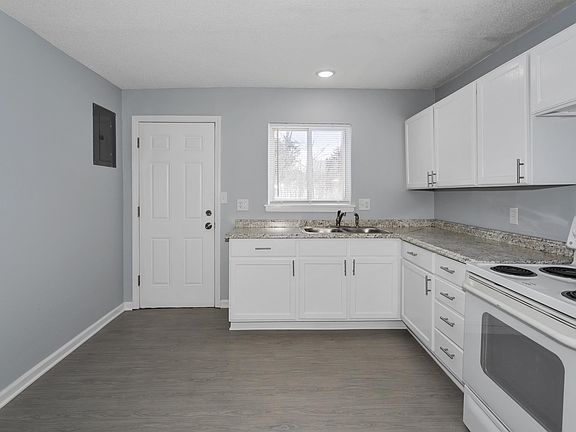 5th image of 1421 N 55th Dr Unit A