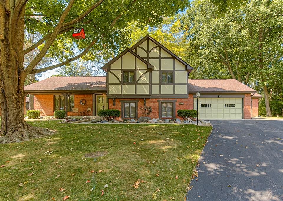 1st image of 522 Montrose Ct