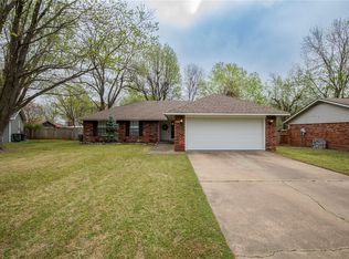 1858 N Seminole Ct, Fayetteville, AR 72701