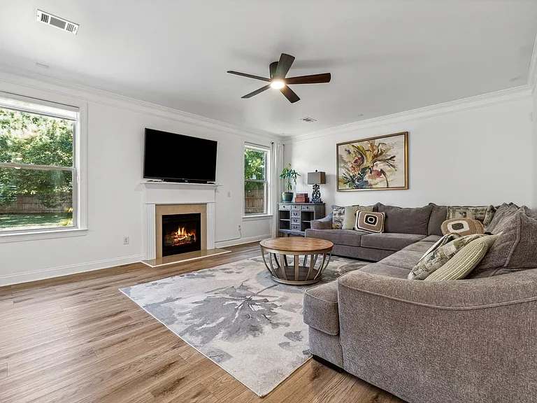 5860 Bluff Heights Dr — Photo 8