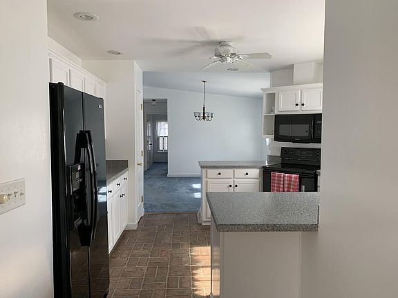 4th image of 71 Brookstone Dr