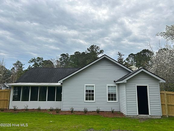 3rd image of 8065 Rachel Wynd Road NE