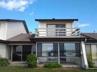 8 Marsh Harbor Dr, Beaufort, SC 29907