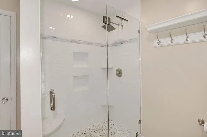 3710 Burrows Ave — Photo 28