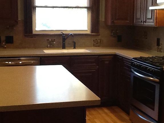 4th image of 36 Brook St