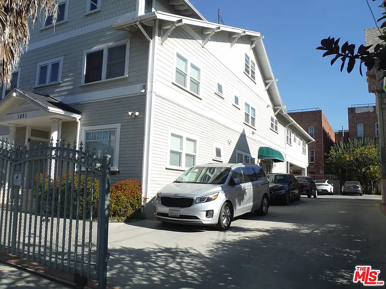 1821 W 12th Pl #2 — Photo 20