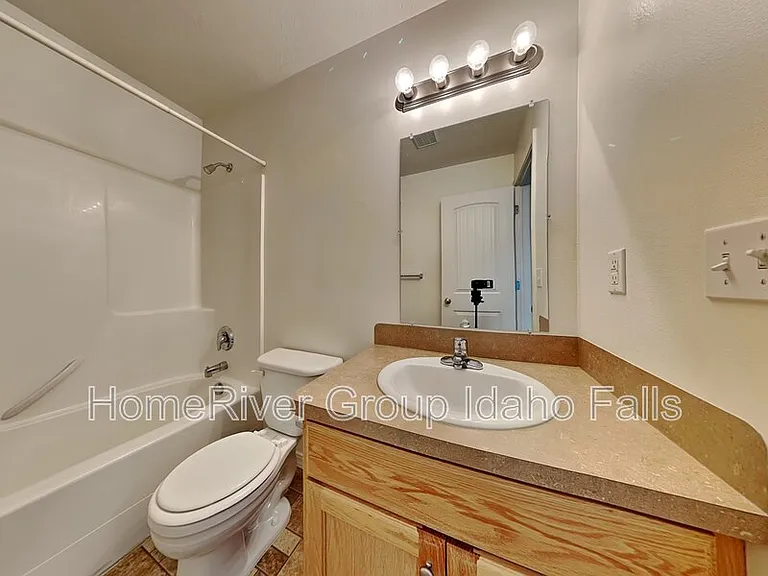 1629 N Stevens Dr #B — Photo 11