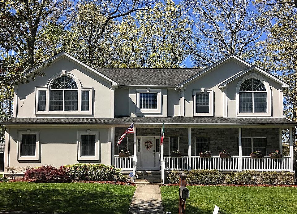 1st image of 4 Coombs Ln