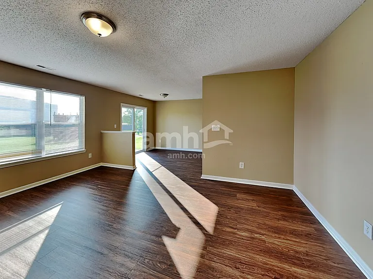 5719 Wood Hollow Dr — Photo 7