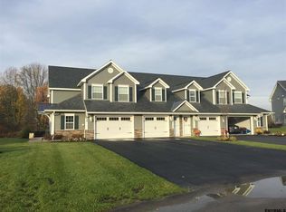 166 Paddock Cir, Schenectady, NY 12306