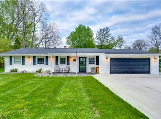 12905 Cherry Ln, Chesterland, OH 44026
