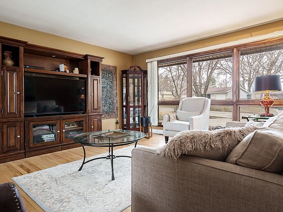 5th image of 1420 Notre Dame Rd