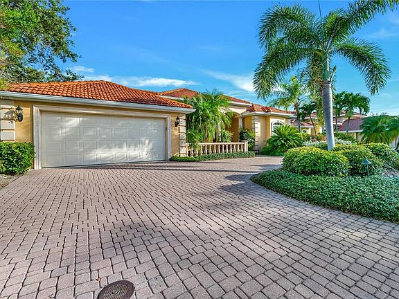 2nd image of 4982 Sabal Lake Cir