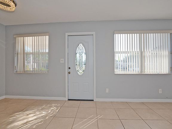4th image of 1-271 NE 57th Ct #1-A