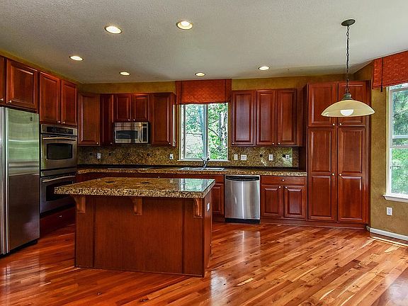 4th image of 6688 Serena Ave